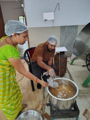  महुआ से समृद्धि की नई कहानी, कौरिनभाठा बना महिला सशक्तिकरण का मॉडल