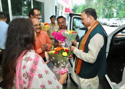  स्वास्थ्य मंत्री जायसवाल के कांकेर आगमन पर जनप्रतिनिधियों एवं कलेक्टर ने किया आत्मीय स्वागत