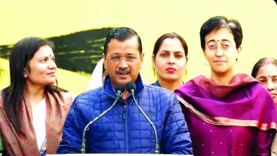  दिल्ली की महिलाओं के लिए अरविंद केजरीवाल ने किया बड़ा ऐलान, हर महीने खाते में आएंगे 2100 रुपये