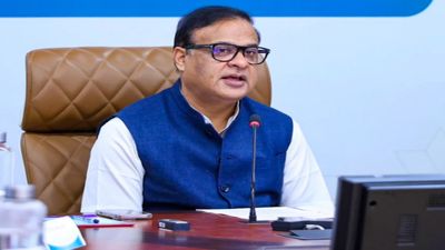  असम की सरकारी बसों में लगेगा GPS और SOS बटन, यात्रियों की सुरक्षा होगी सुनिश्चित : हिमंता बिस्वा सरमा