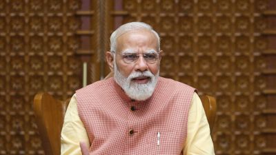   बढ़ते तापमान पर प्रधानमंत्री की सलाह, बुजुर्गों और बच्चों का रखें विशेष ध्यान, पशु-पक्षियों और जरूरतमंदों का भी रखें ध्यान