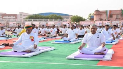  योग भारत की प्राचीन विरासत, जिसे अब दुनिया भर में अपनाया जा रहा: अश्विनी वैष्णव